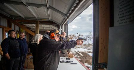Inteligentny pistolet. Przydatny, czy tylko kłopotliwy gadżet?