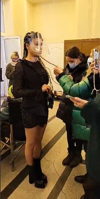 Przejęta Małgorzata Rozenek na planie u Patryka Vegi