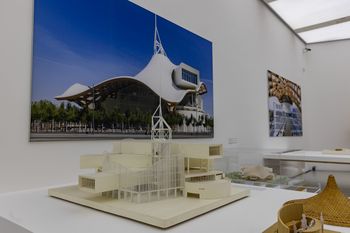 Kraków: Niezwykłe projekty Shigeru Bana w Muzeum Manggha