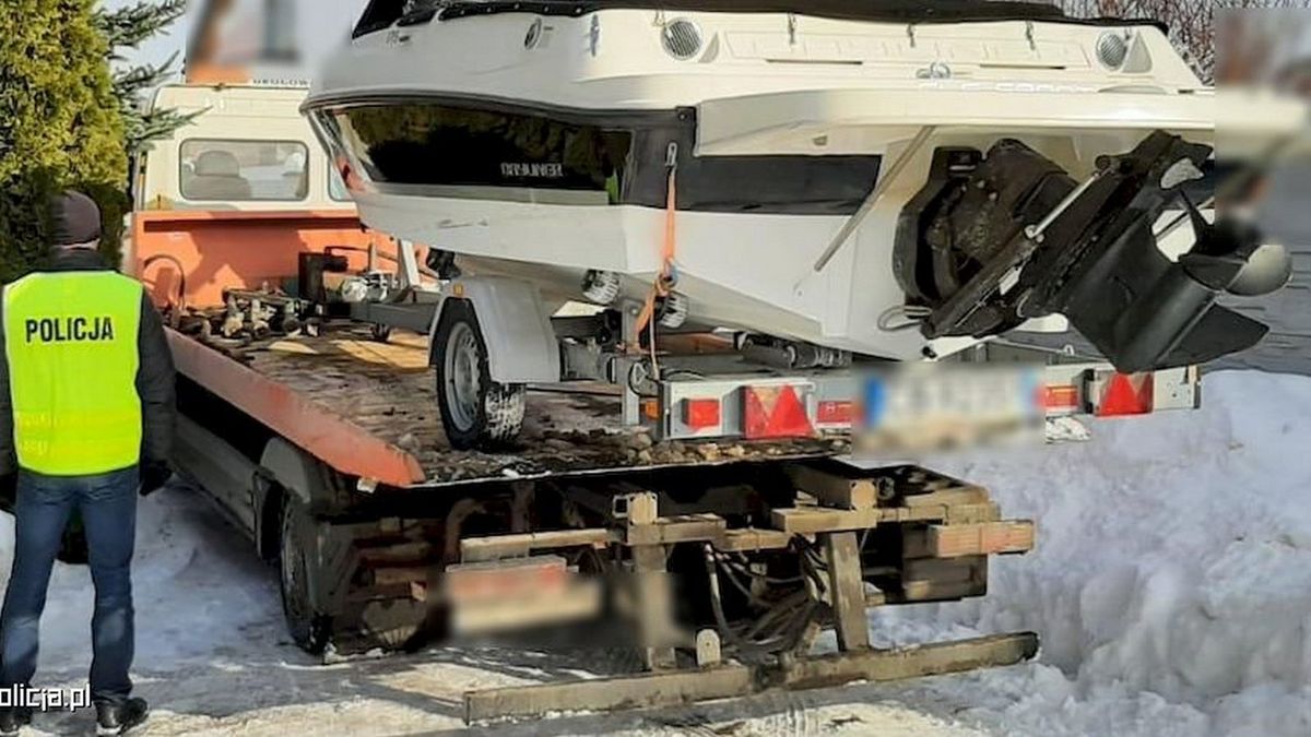 Policja zabezpieczyła jacht.