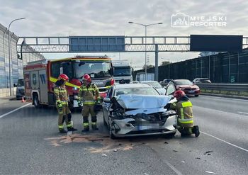 Warszawa: Zderzenie trzech samochodów osobowych na S8. Duże utrudnienia w ruchu