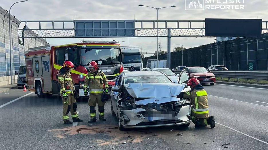 Zderzenie trzech samochodów osobowych na S8