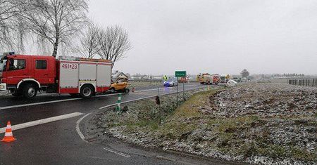 Trębaczów: Zderzenie pojazdu osobowego z dostawczym. Trasa Lublin – Łęczna zablokowana