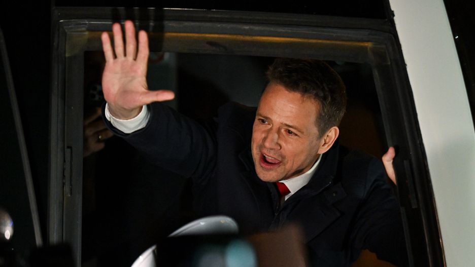 Sandomierz, 18.05.2025. Wybory prezydenta RP - I tura. Kandydat KO w wyborach prezydenckich, prezydent Warszawy Rafał Trzaskowski w Sandomierzu, 18 bm. Zakończyło się głosowanie w I turze wyborów prezydenta RP. (aldg) PAP/Piotr Polak