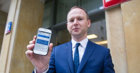 Korupcja w KNF. Badanie na wykrywaczu kłamstw pogrążyło Chrzanowskiego