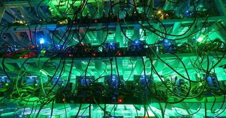Kryptowaluty na celowniku meksykańskich karteli. W górach znaleziono setki kart