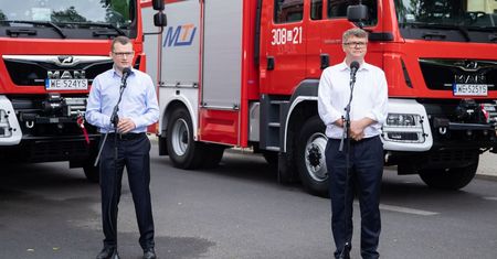 "Bitwa o wozy 2020". Tak rząd dopinguje mieszkańców małych gmin, by poszli głosować