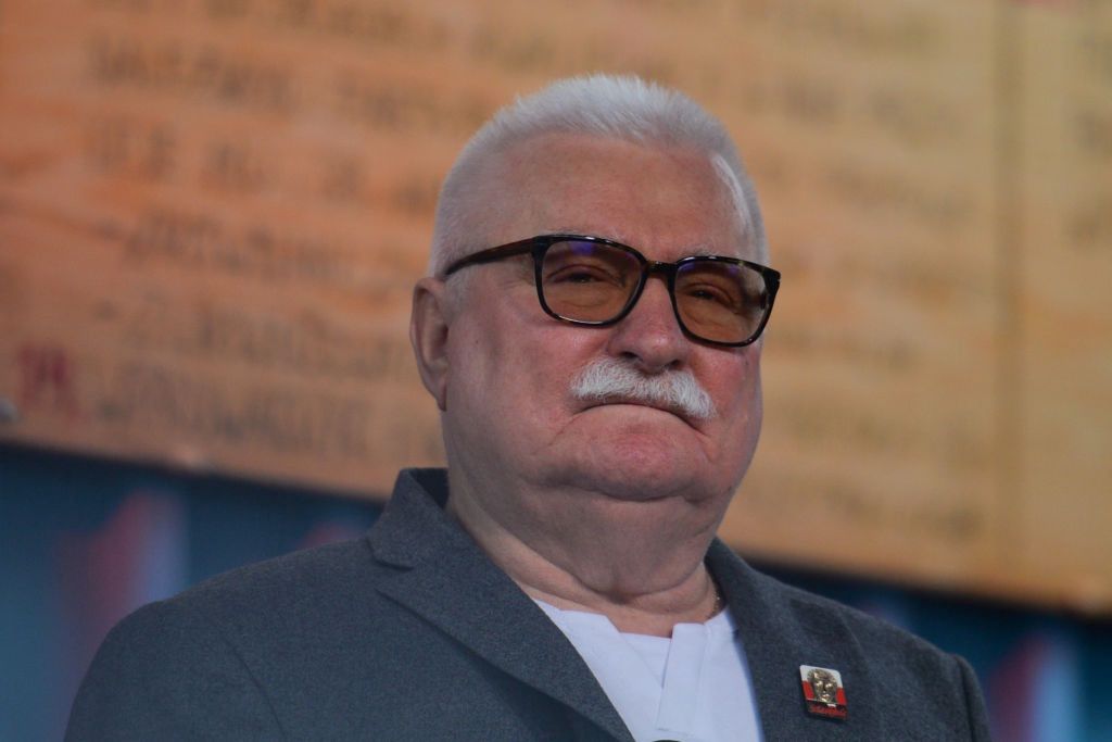 Lech Wałęsa wrzucił do sieci zdjęcie z basenu. Takiej reakcji się nie spodziewał