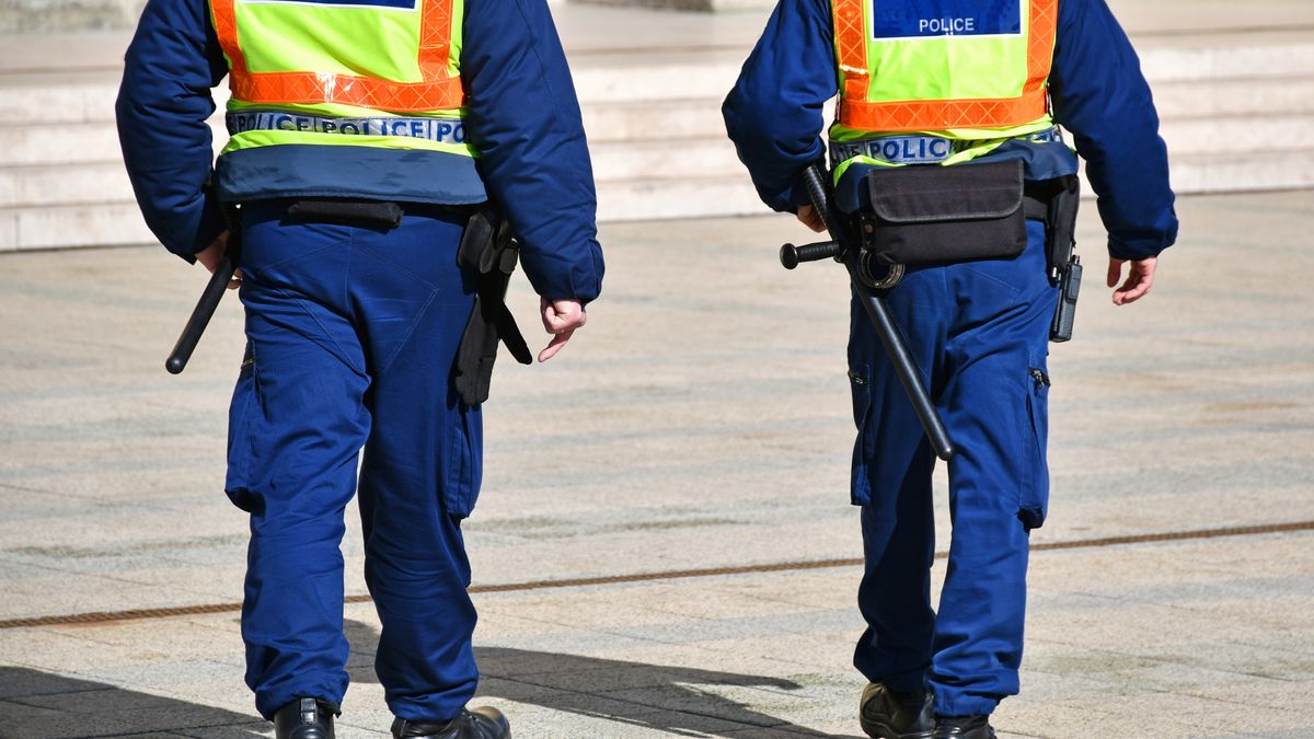 Węgierska policja odkryła ciała ochroniarzy w namiocie z samego rana