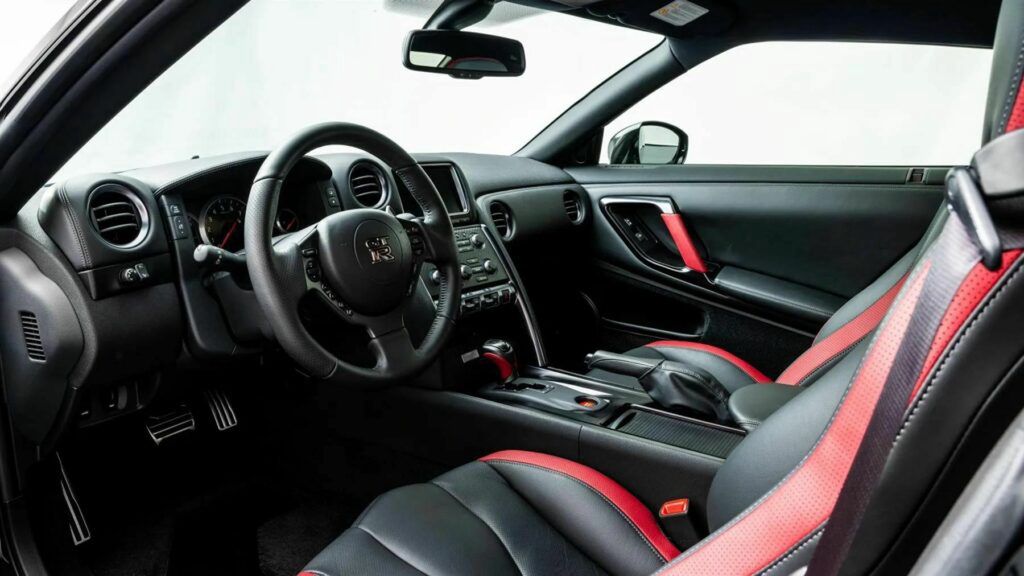 GT-R Sebastiana Vettela