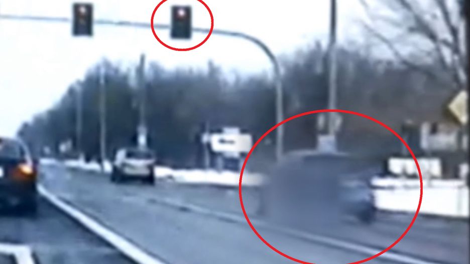 "Elka" przejechała na czerwonym świetle