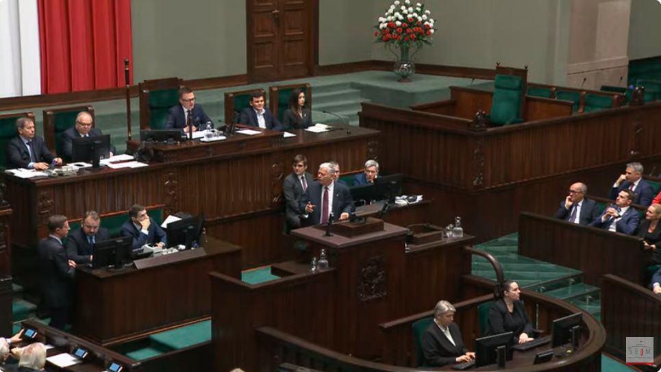 Gorąco na posiedzeniu Sejmu. Szymon Hołownia wyłączył mikrofon posłowi PiS