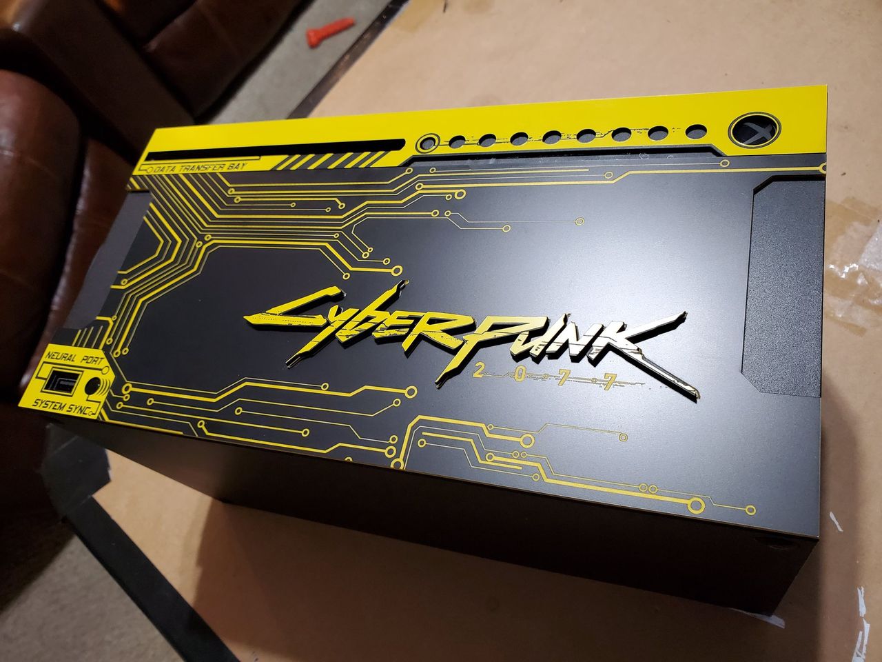 Xbox w barwach Cyberpunk 2077 udowadnia, że ten sprzęt jest stworzony do modowania