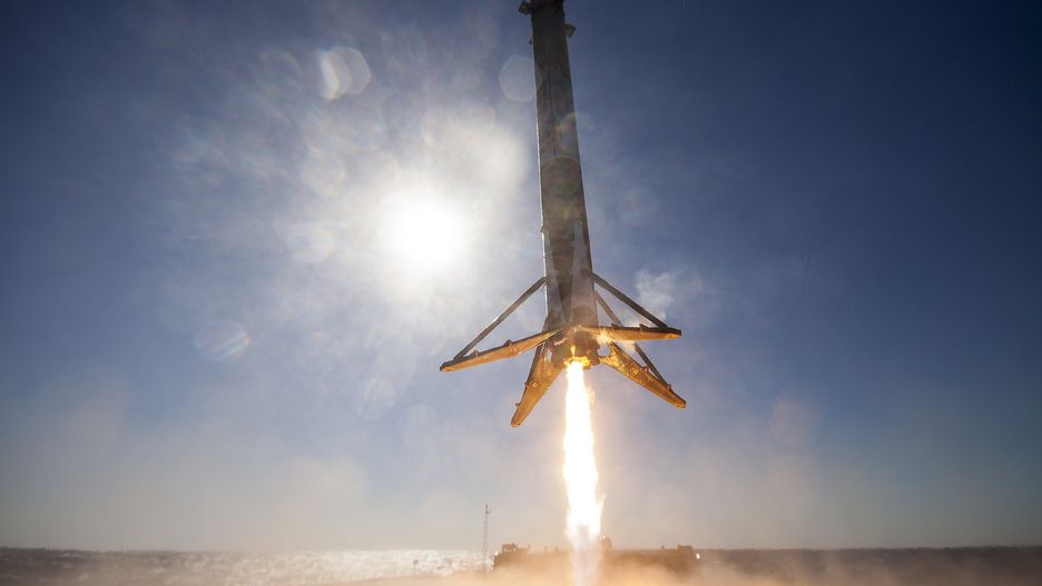 Lądowanie wielorazowej rakiety Falcon 9
