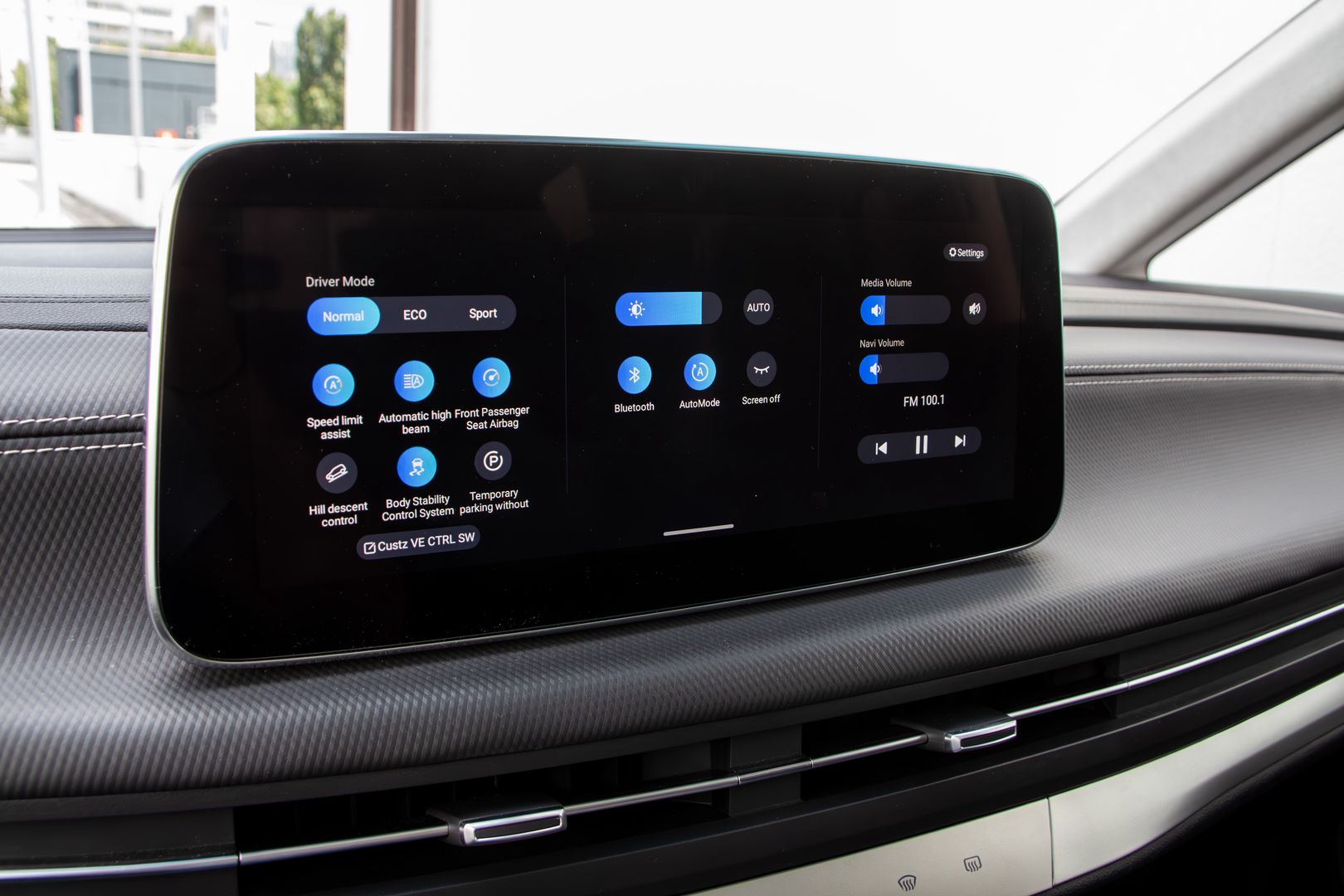 Maxus Mifa 9