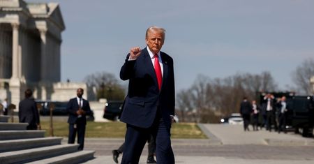 Szwajcarski ekspert o polityce Trumpa. "Celowo wywołuje ten niepokój"