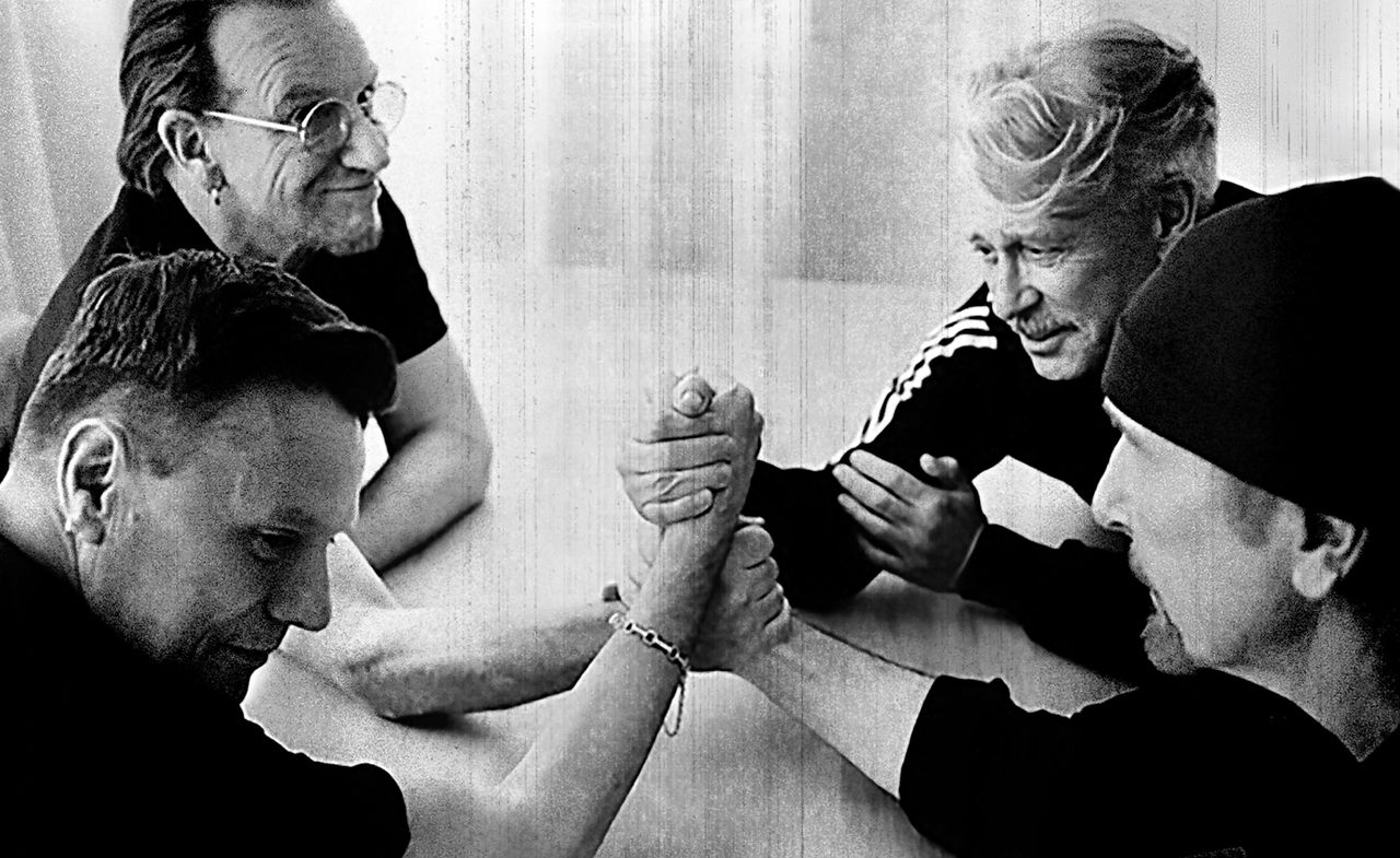 U2 wracają w swoim stylu. Bez ostrzeżenia, z przekazem