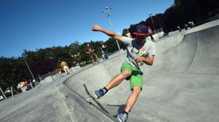 Skatepark, rolki i BMX - gdzie i jak jeździć bezpiecznie? Praktyczny poradnik dla początkujących