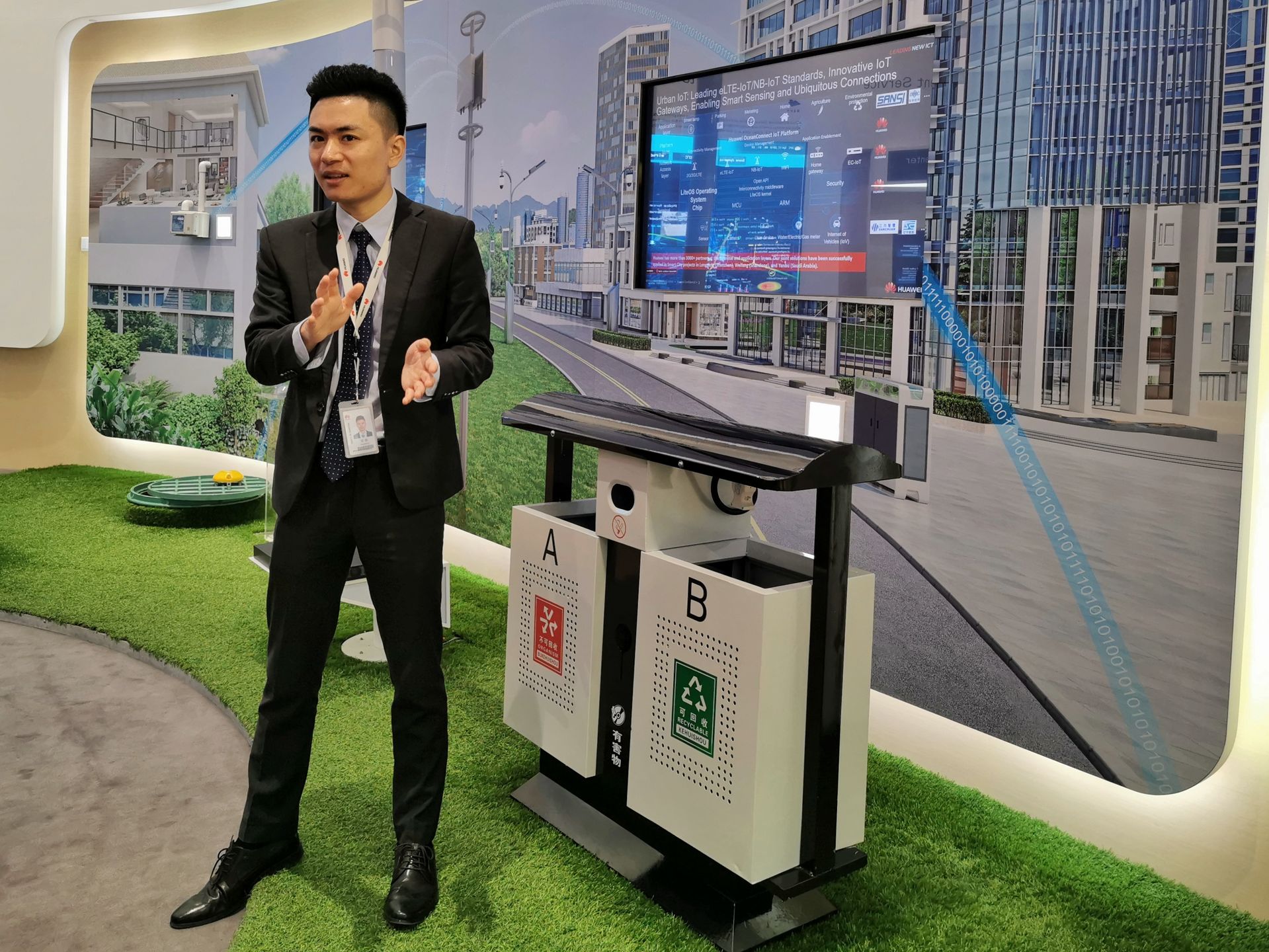 Inteligentny śmietnik i 169 dni pracy w 10 sekund. Huawei pokazał mi przyszłość sztucznej inteligencji i 5G 2