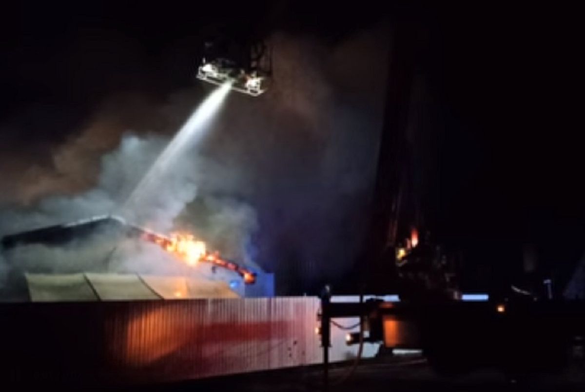 Wielki pożar w Małopolsce. Strażak trafił do szpitala