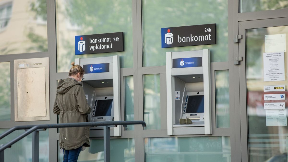 bank PKO bankomat