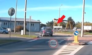 Szok, jak pojechał na rondzie. "Oszczędza na paliwie". Jest wideo