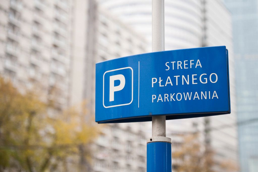 Radni przegłosowali. Strefa Płatnego Parkowania w Warszawie zostanie poszerzona. Co z opłatami?