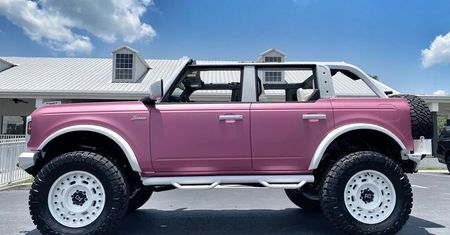 Ford Bronco w stylu lalki Barbie? Takie rzeczy tylko w USA