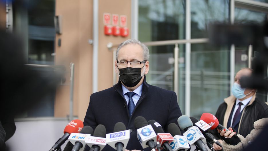 Warunki łagodzenia obostrzeń. Minister zdrowia o zmianie kryteriów