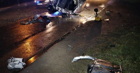 Wodzisław Śląski. Jechał za szybko, wypadł z drogi, 17 letni pasażer zginął na miejscu