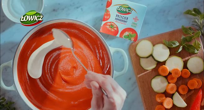 Pianie z zachwytu reklamuje przeciery pomidorowe Łowicz (wideo)