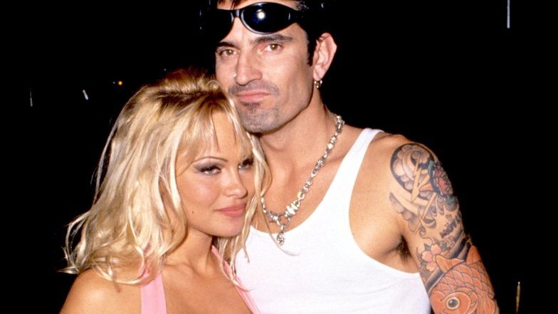 Lily James i Sebastian Stan jako Pamela Anderson i Tommy Lee