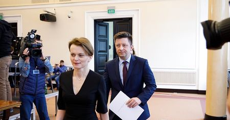 Emilewicz: Nie planujemy przedłużenia środków wsparcia stosowanych w IV-VI 2020