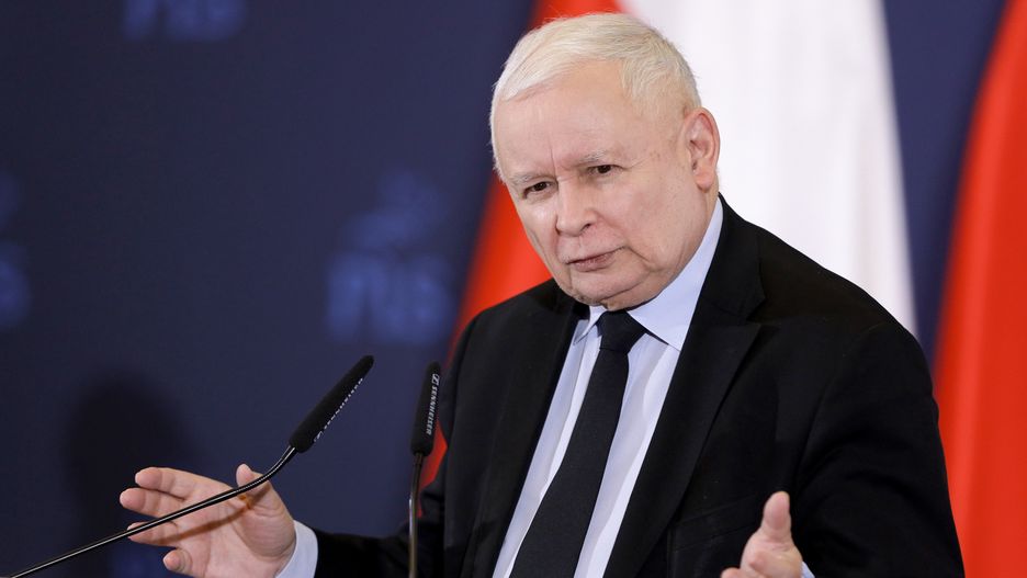 Katowice, 19.11.2022. Prezes Prawa i Sprawiedliwości Jarosław Kaczyński podczas spotkania z mieszkańcami Katowic, w ramach objazdu po kraju i spotkań z wyborcami, 19 bm. (sko) PAP/Tomasz Wiktor
