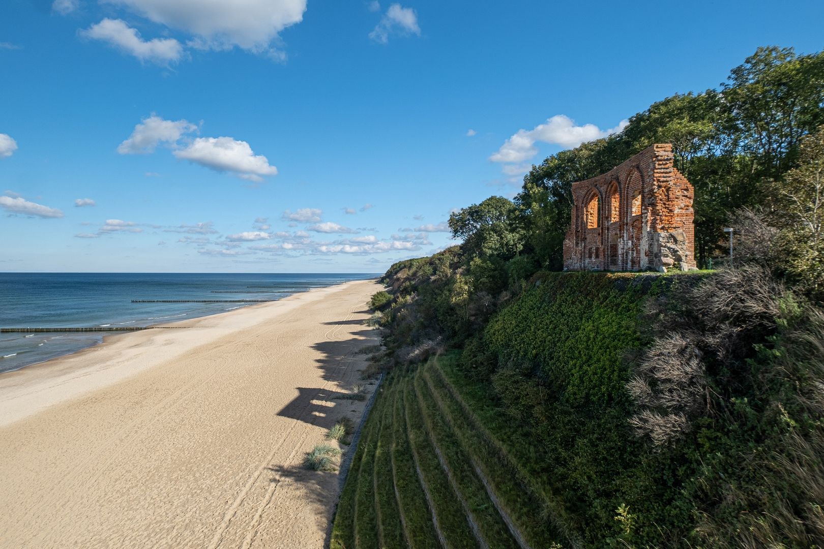 Trzęsacz to z pewnością jedna z najbardziej romantycznych plaż w Polsce