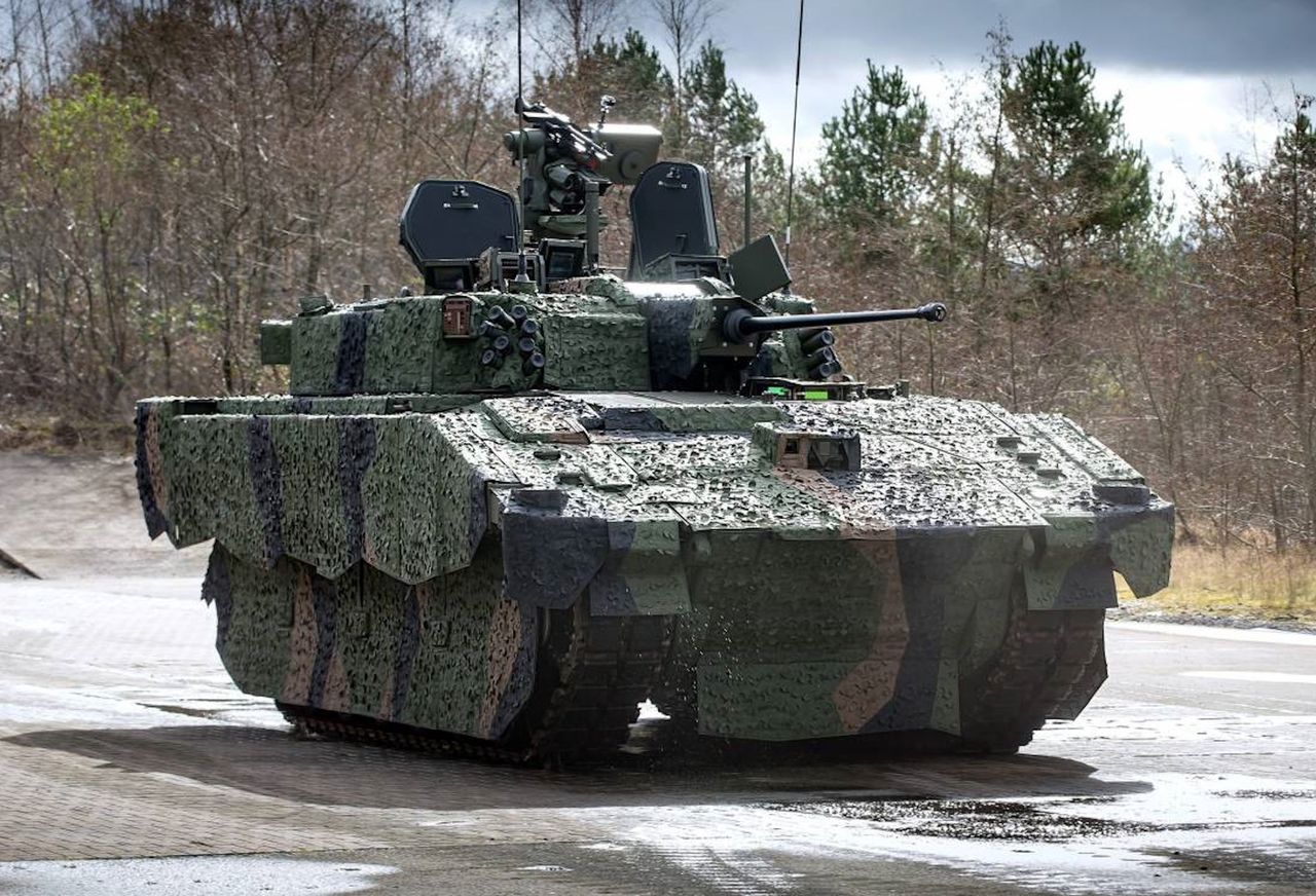 Zaproponowali Polsce niedopracowanego Ajaksa. Polska odpowiada: kupcie Borsuka