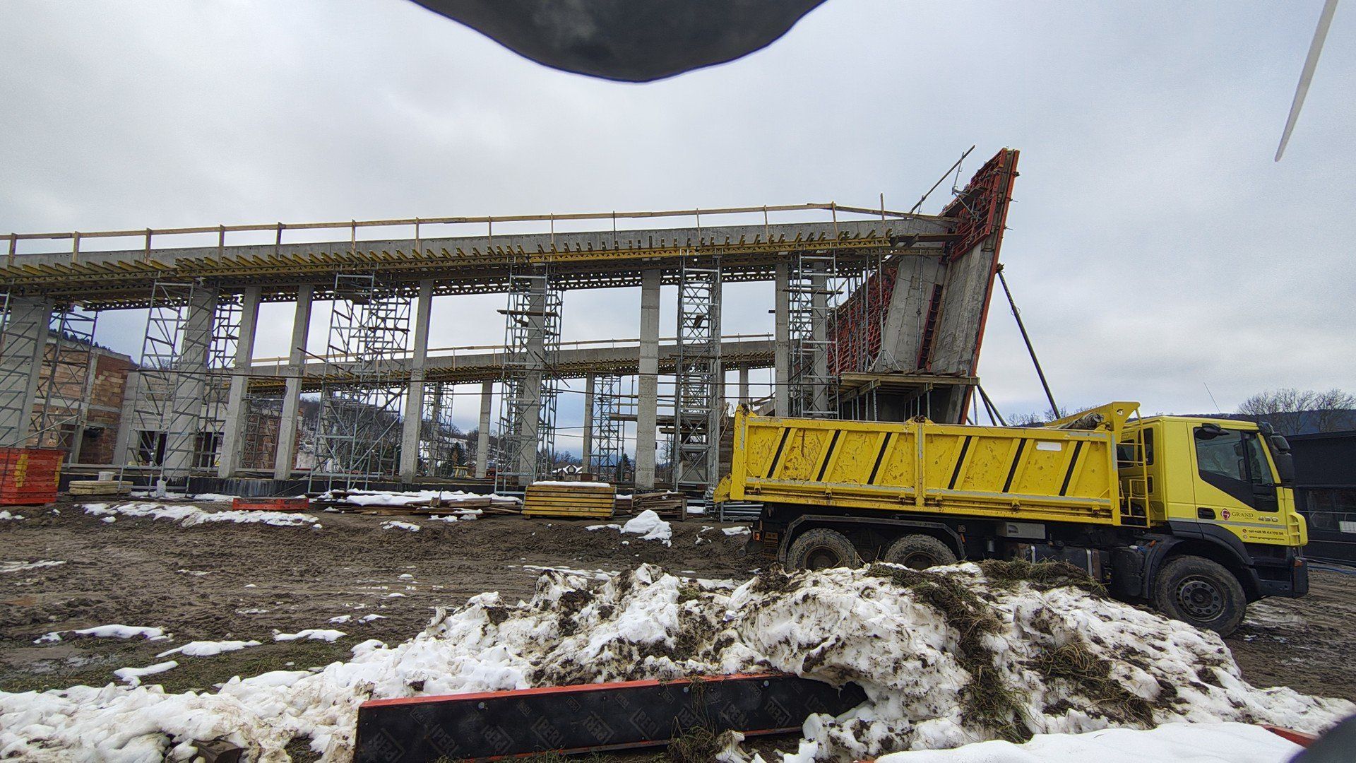 Budowa krytego kąpieliska w Sękowej