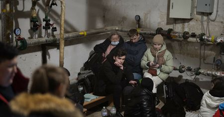 Oblężenie miast ukraińskich. Eksperci od bezpieczeństwa mówią, jak przetrwać