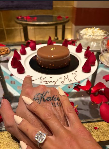 Katie Price pochwaliła się zaręczynami 