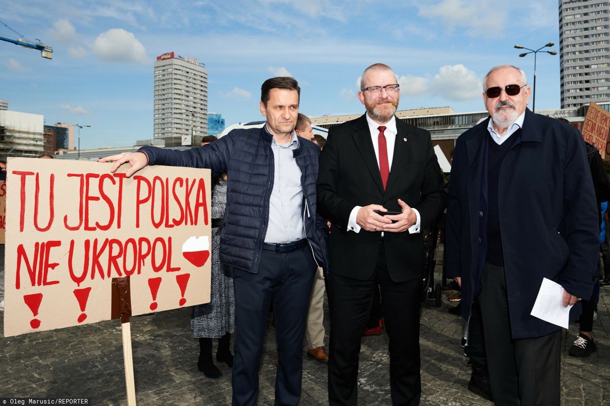 Marsz "Stop ukrainizacji Polski". W środku poseł Konfederacji Grzegorz Braun
Oleg Marusic/REPORTER