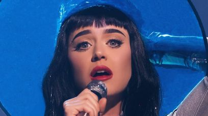 Katy Perry pocałowała fankę. Zrobiła to podczas TEJ piosenki