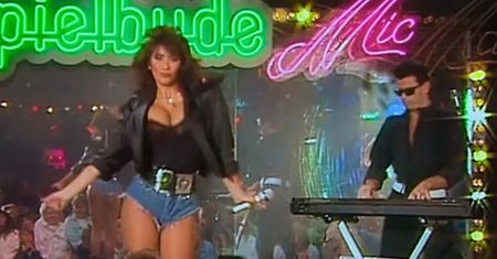 Czas się dla niej zatrzymał! Sabrina Salerno olśniewa formą po latach. Nowe zdjęcia robią furorę w sieci