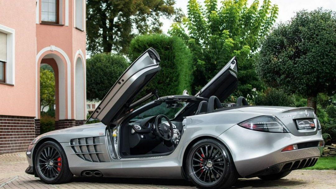 Supersamochód o niebotycznej wartości nie stał pod pokrowcem w garażu. Przebieg 42 tys. km świadczy o tym, że właściciel go używał. To cieszy!