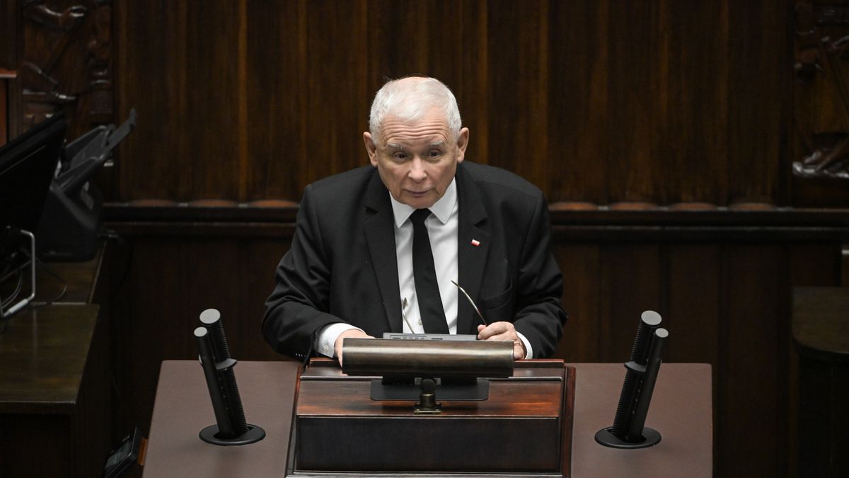 Jaros�aw Kaczy�ski
Marcin Obara
napis, obrady, plenarna, polityk polityka, posiedzenie, pos�owie, sala, Sejm