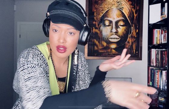 Mikołaj Roznerski, Patricia Kazadi i Bilguun Ariunbaatar w internetowym serialu „#kwarantanna”