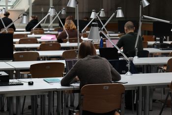 Skutki afery wizowej widać na uczelniach. Oto ile traci Polska