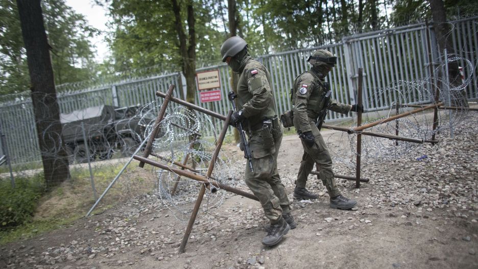 Polska powinna wpuszczać migrantów? Mamy najnowszy sondaż
