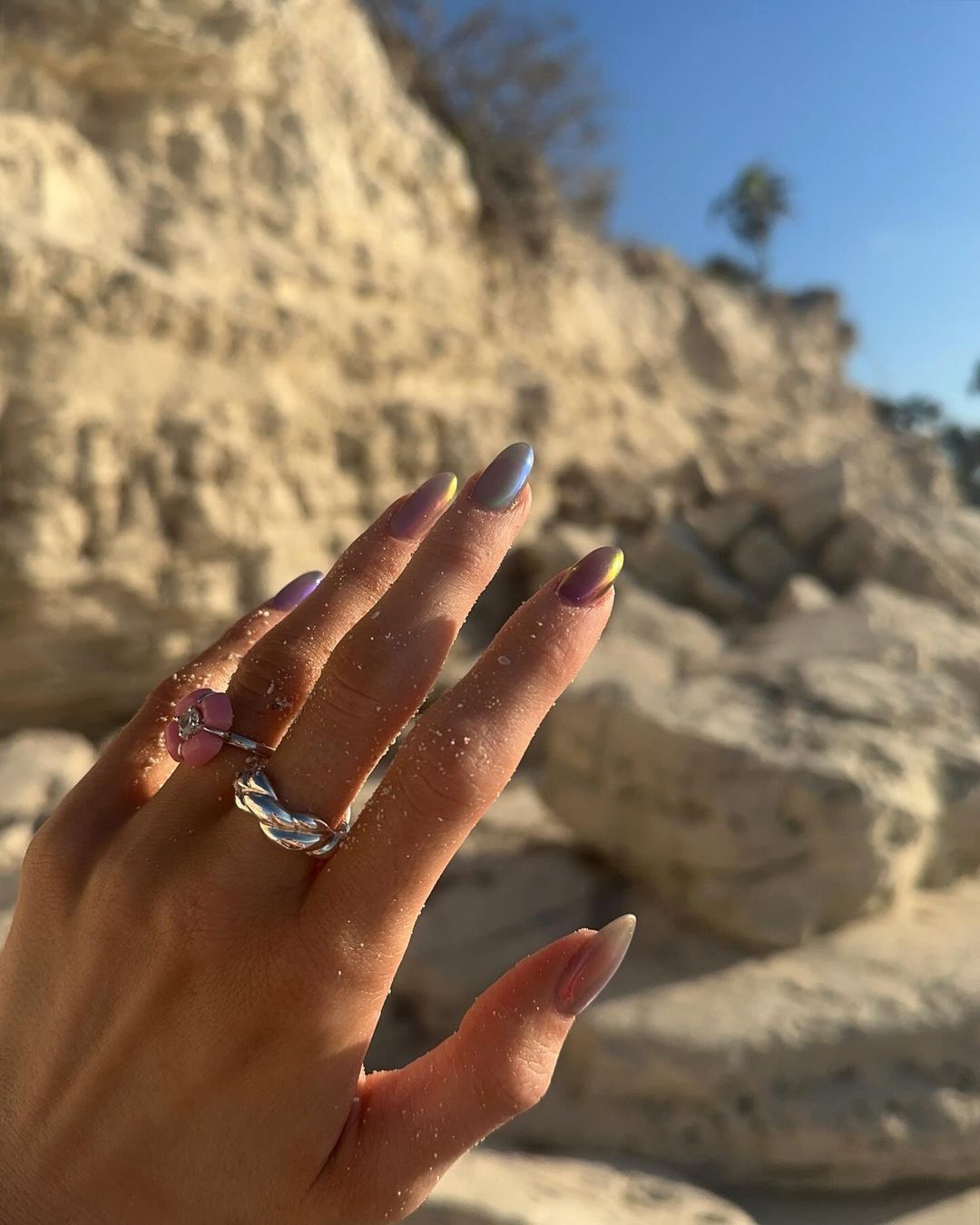 Kylie Jenner pokazała kolorowy manicure 