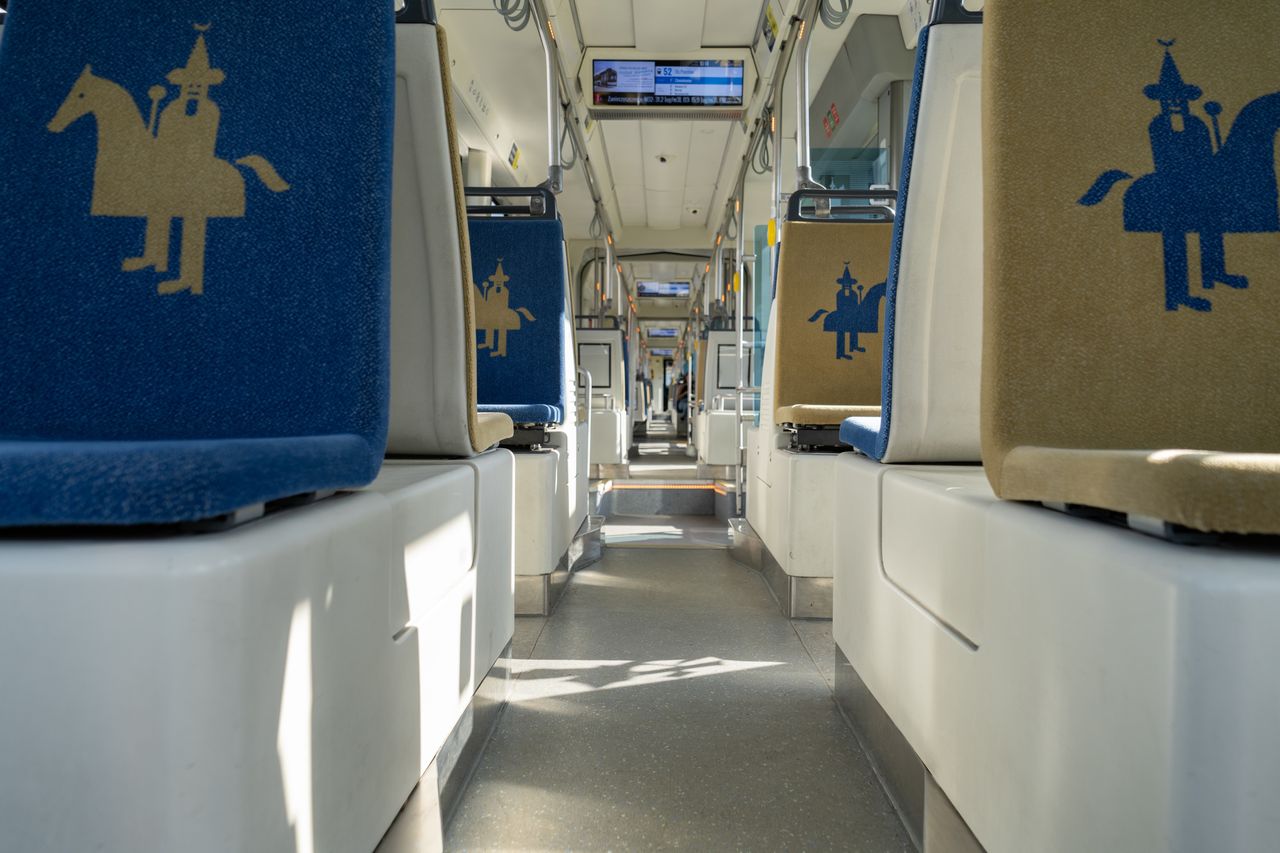 Kraków: Mają bilet, ale płacą mandat. Absurd w komunikacji miejskiej ma się świetnie. Obiecana zmiana regulaminu utknęła w procedurach