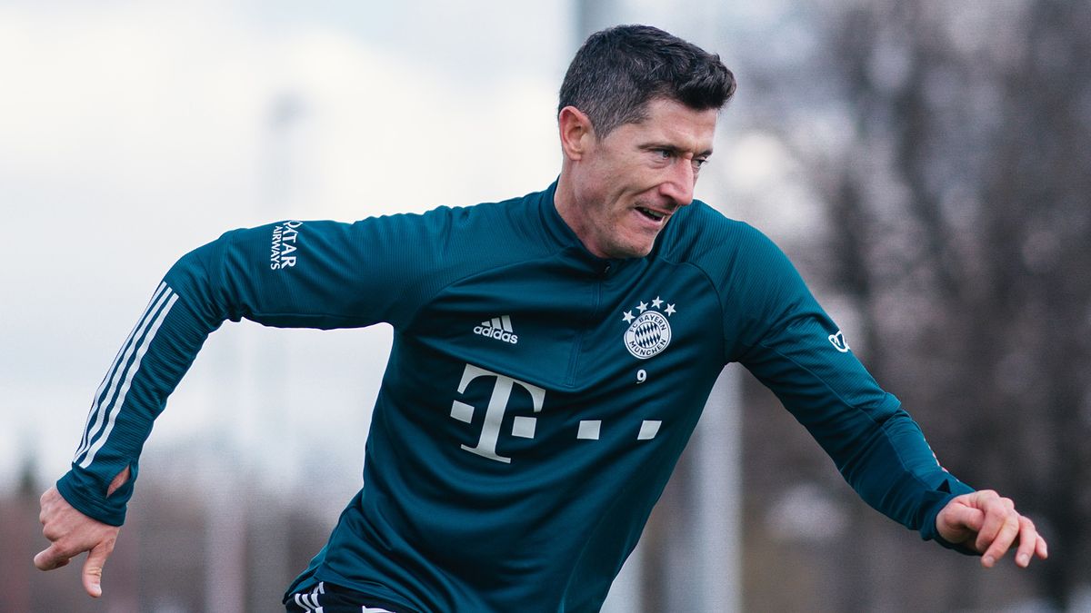 MUNICH, GERMANY - APRIL 16: Robert Lewandowski takes part in a training session at Saebener Strasse training ground on April 16, 2021 in Munich, Germany. (Photo by M. Donato/FC Bayern via Getty Images)